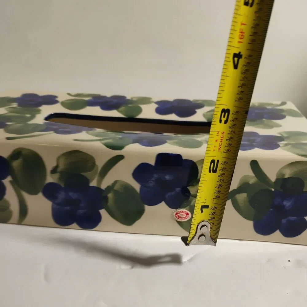 Beautiful “Made in Mexico” Talavera style KLEENEX Pottery /Ceramic 10